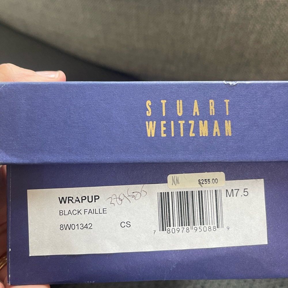 Stuart Weitzman - Picture 7 of 8